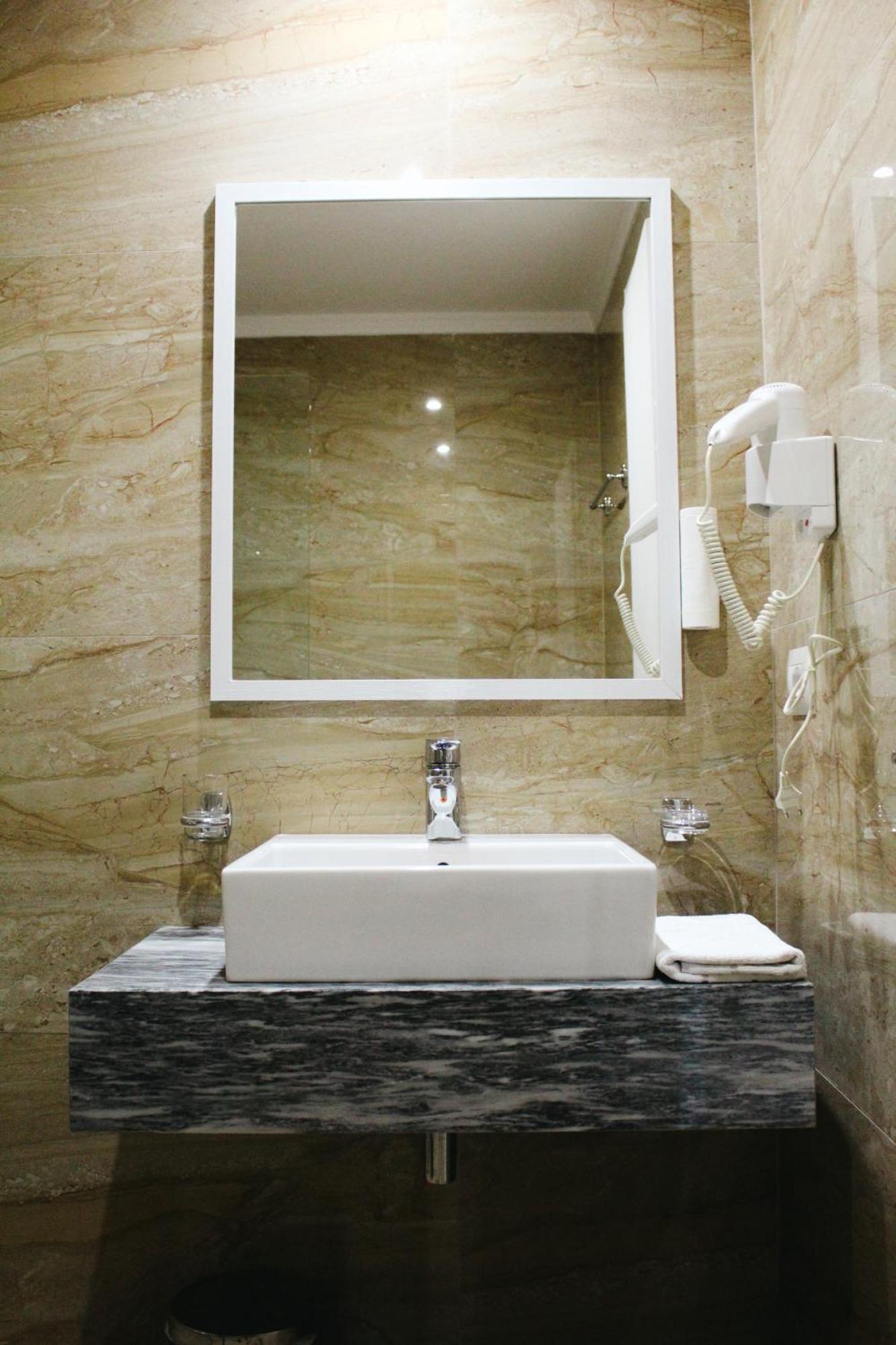 Class Hotel Ksamil Exteriör bild